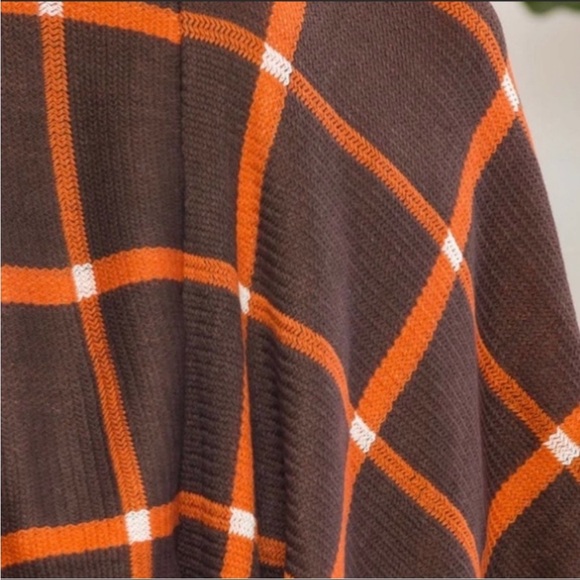 Brown Grid Lines Fringe Poncho - Picture 3 of 3